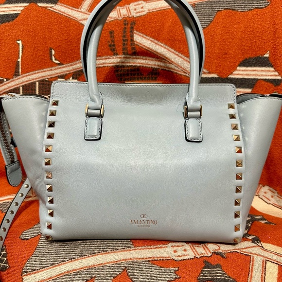 VALENTINO GARAVANI ❤️🌟 ROCKSTUD LEATHER BLUE TOTE BAG ⭐️ - Picture 4 of 14